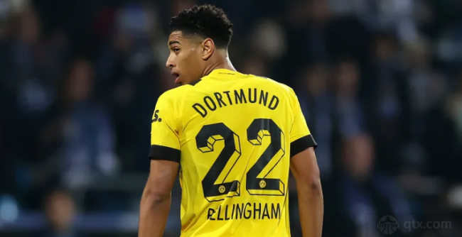 男篮前锋赵嘉义17分在看衰声中爆发 胡金秋跳起为他喝彩